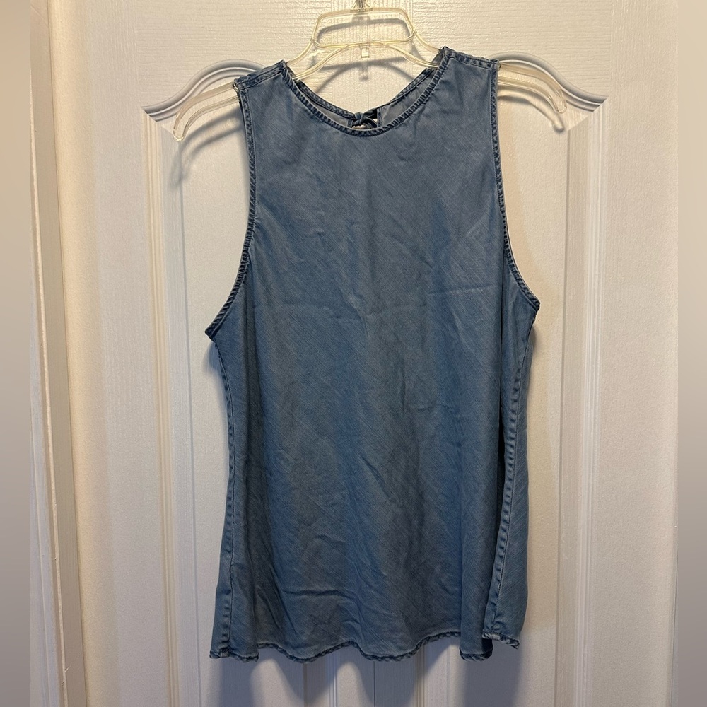 Gap chambray top